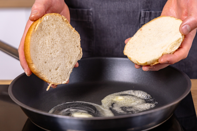 Burger Brötchen anrösten