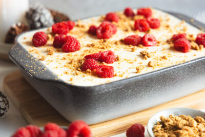 Spekulatius Dessert in der Auflaufform dekorieren