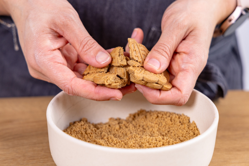 Spekulatius zerbröseln