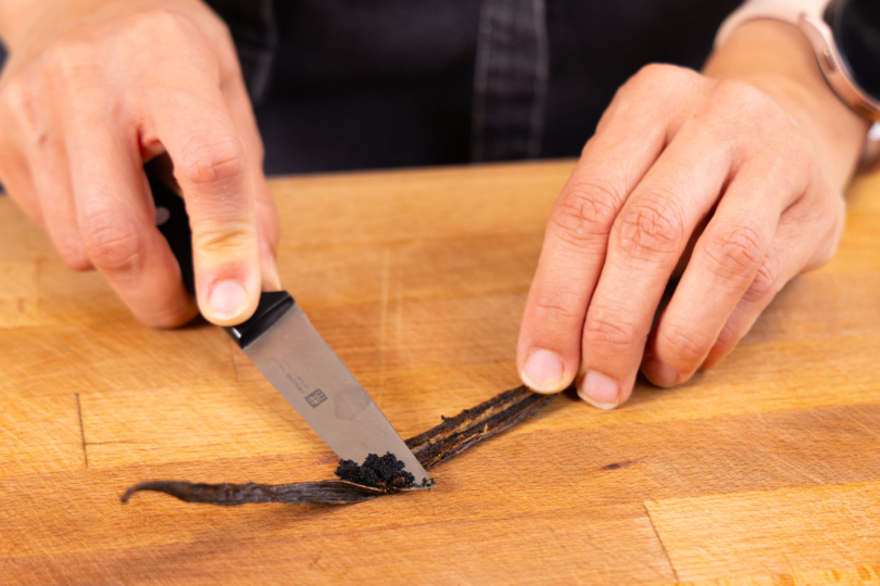 Vanilleschote auskratzen