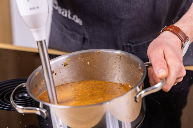 Vegane Bratensauce pürieren