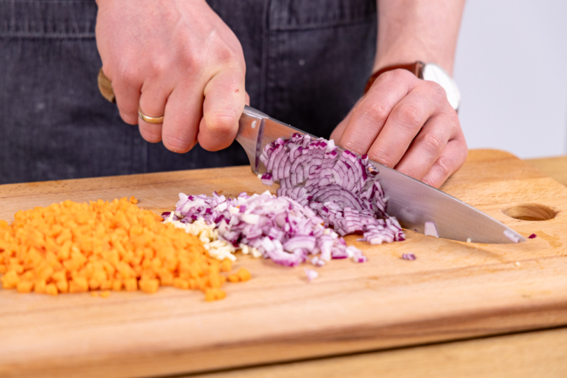 Zwiebeln schneiden