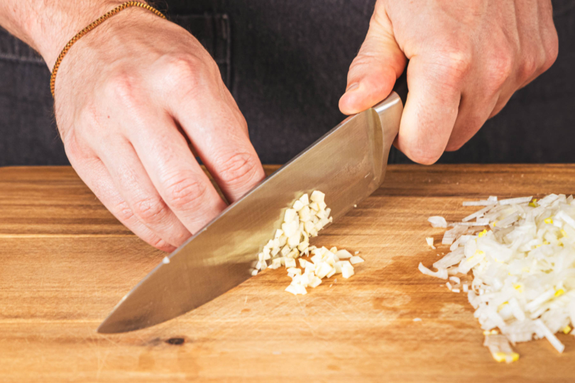 Knoblauch schneiden
