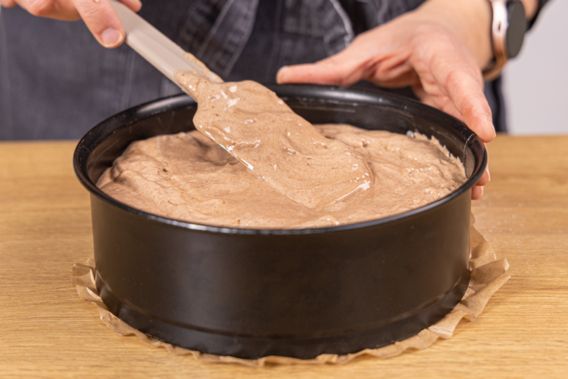 Teig in die Form geben