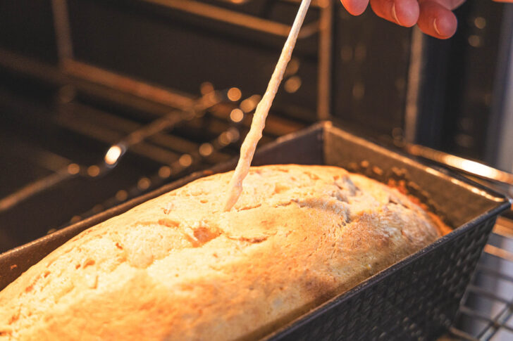 Bananenbrot Stäbchenprobe