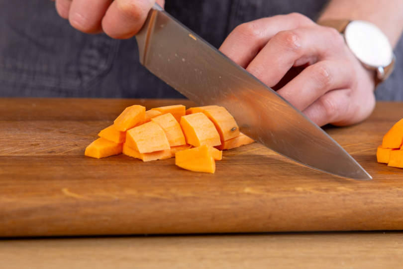 Süßkartoffel schneiden