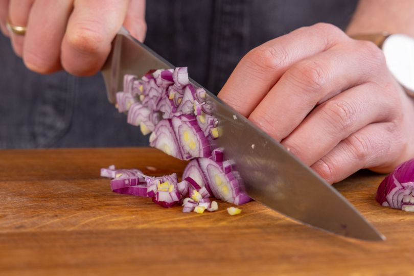 Zwiebel schneiden