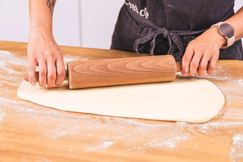 gefalteten Teig ausrollen