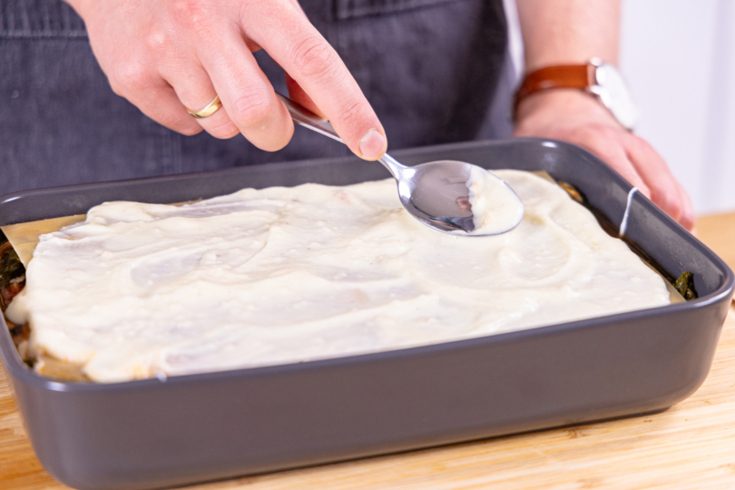 mit Bechamelsauce abschließen