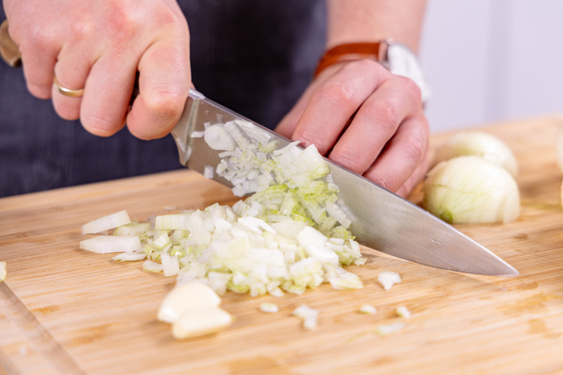 Zwiebeln schneiden