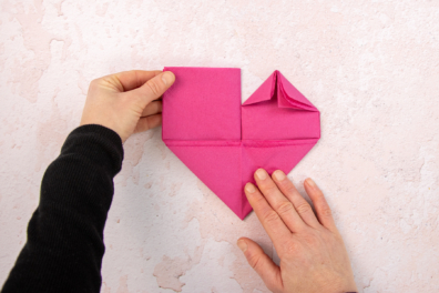 Servietten Herz Schritt-für-Schritt Faltanleitung