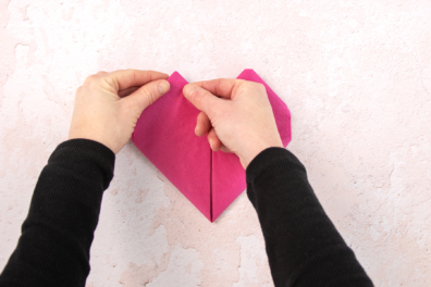 Servietten Herz aus Papierservietten falten