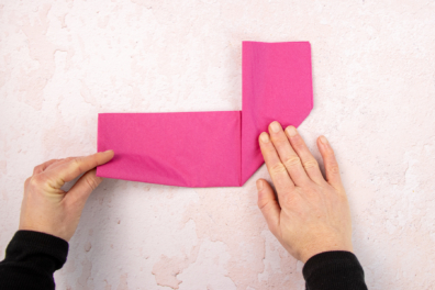 Schritt-für-Schritt Anleitung: Serviettenherz falten