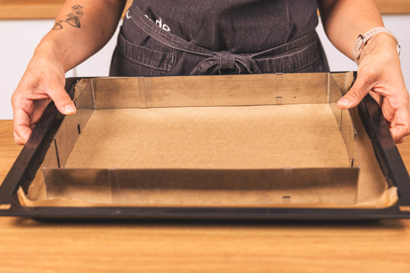 Backblech mit Backrahmen vorbereiten