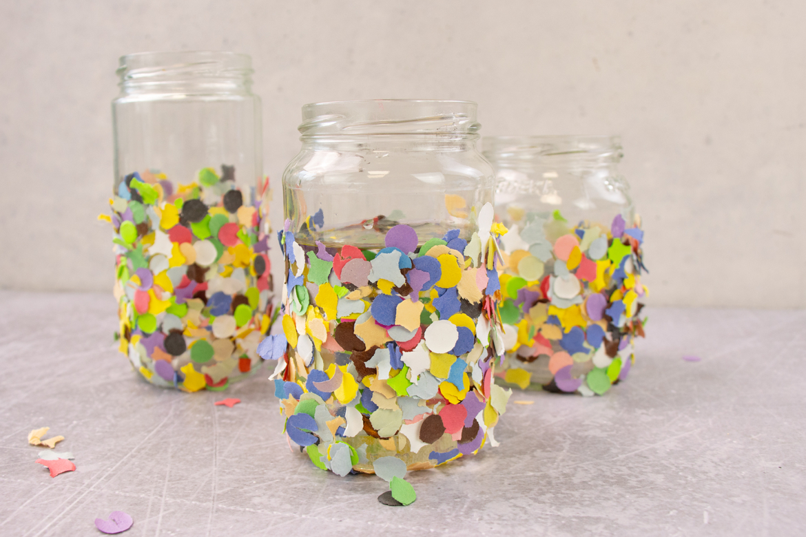 Konfetti Vasen selber machen - einfache Upcycling Bastelidee für Fasching