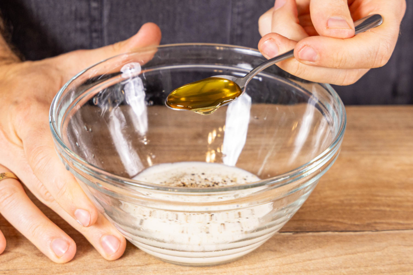 Joghurt-Dressing zubereiten