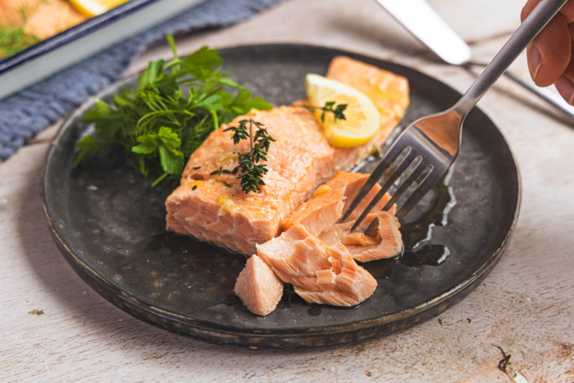 Lachs im Ofen essen