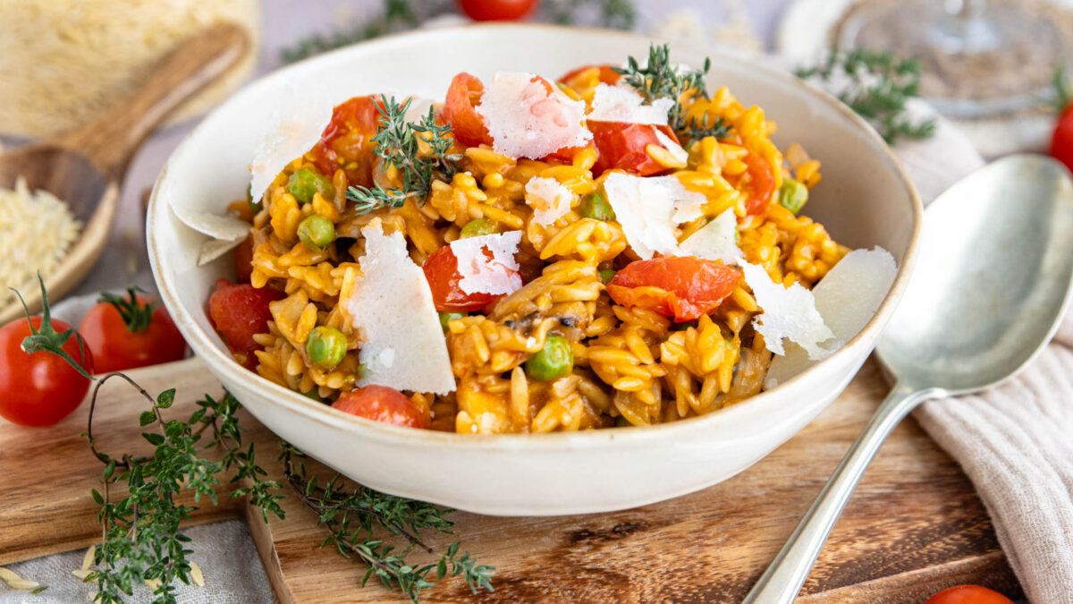 Orzotto mit Pilzen und Tomaten