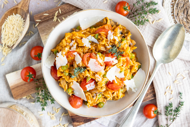 Orzotto mit Champignons und Tomaten