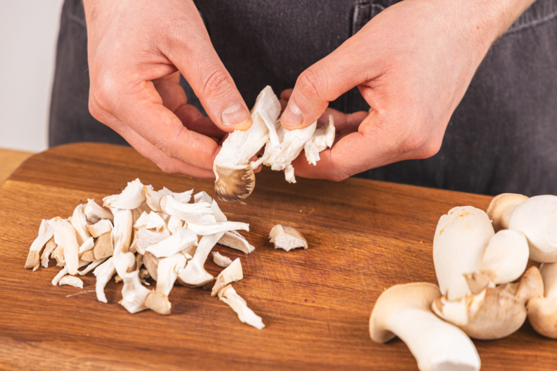 Kräuterseitlinge rupfen