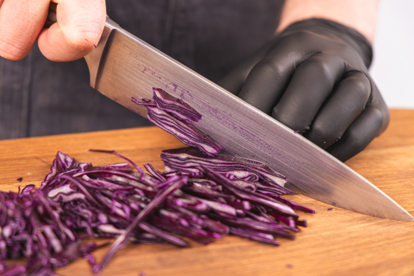 Rotkohl schneiden