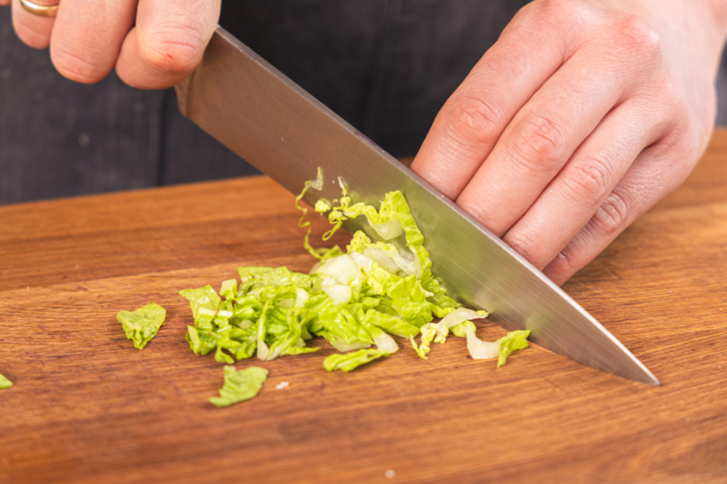Salat schneiden