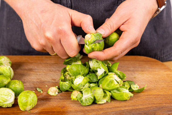 Rosenkohl putzen