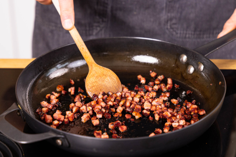 Schinkenwürfel anbraten