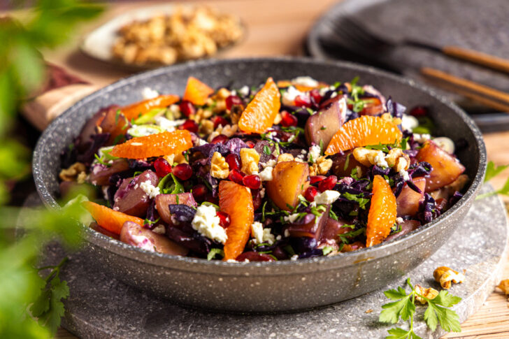 Rotkohl-Pfanne mit Orangen verfeinern