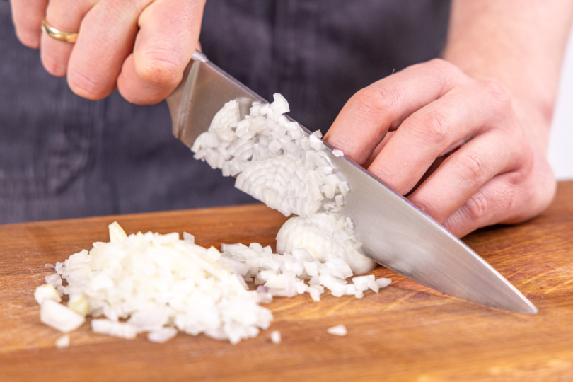 Zwiebeln schneiden
