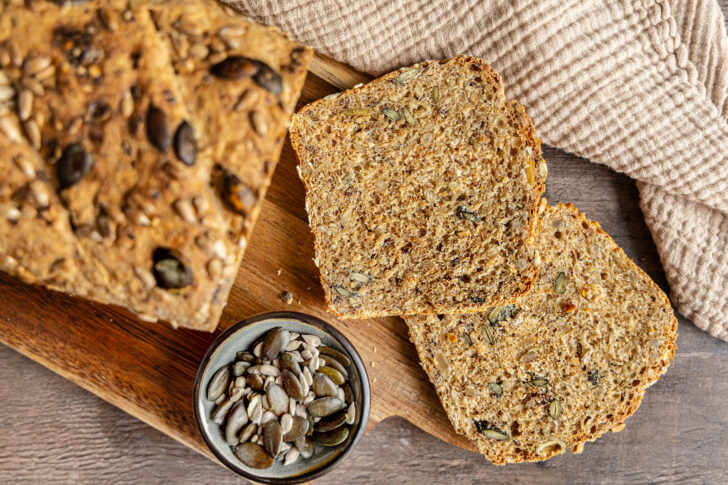 Saftiges Körnerbrot selber machen top down