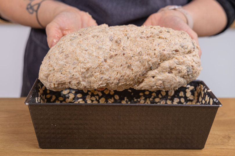 Teig in die Form geben