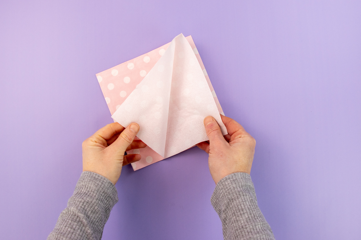 Papierserviette öffnen