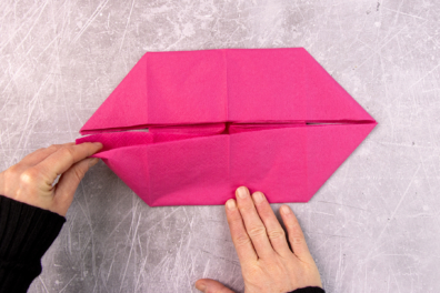 Servietten Faltung auffächern