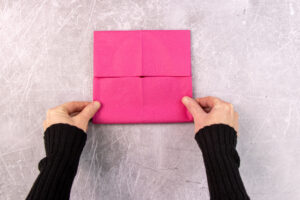 Quadrat aus Serviette falten
