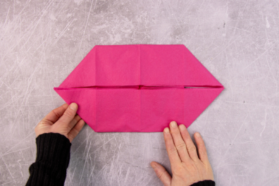 Servietten falten - Tischdekoration für Karneval