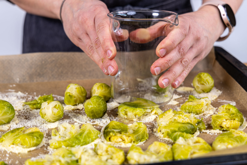 Rosenkohl zerdrücken