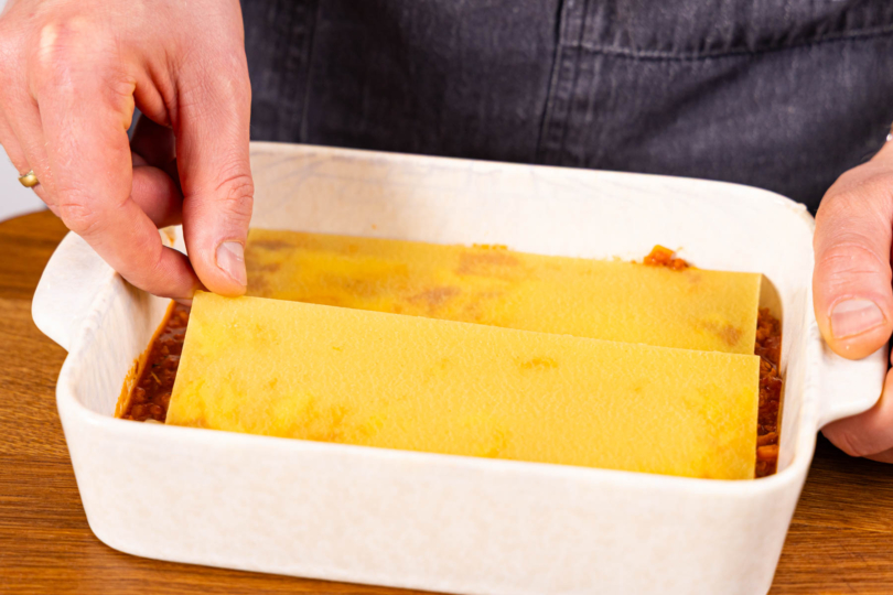 Lasagneplatten schichten