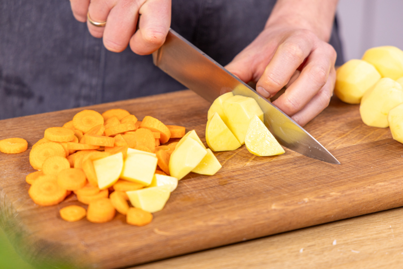 Kartoffeln schneiden