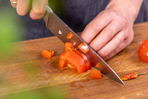 Tomaten schneiden