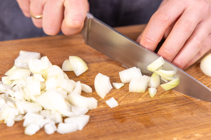 Zwiebeln schneiden