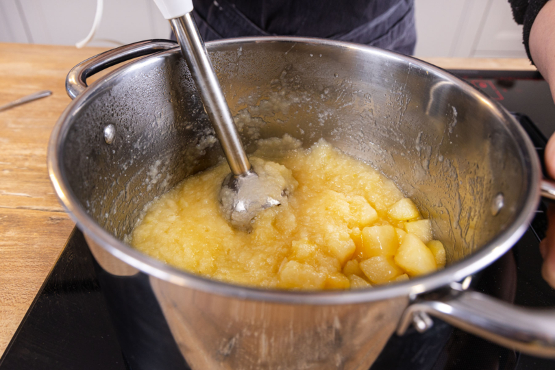 Birnenmarmelade pürieren