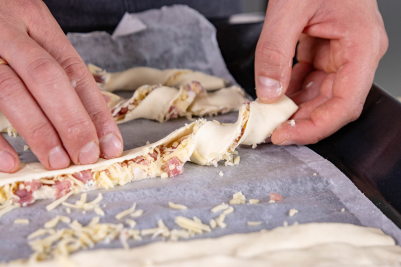 Blätterteigstangen zubereiten