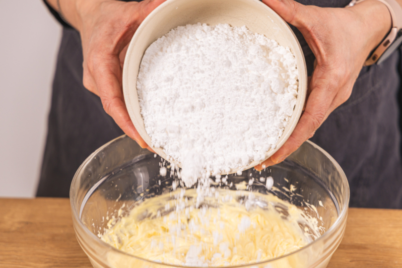 Puderzucker dazugeben