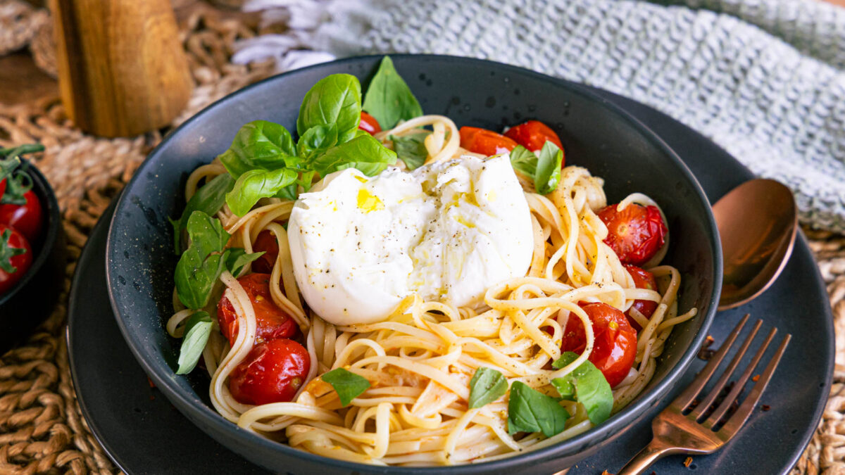 Burrata Pasta: das schnelle & cremige Rezept ist italienischer Genuss pur