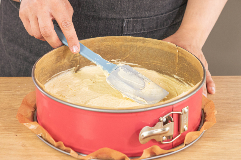 Rührteig in der Springform verstreichen