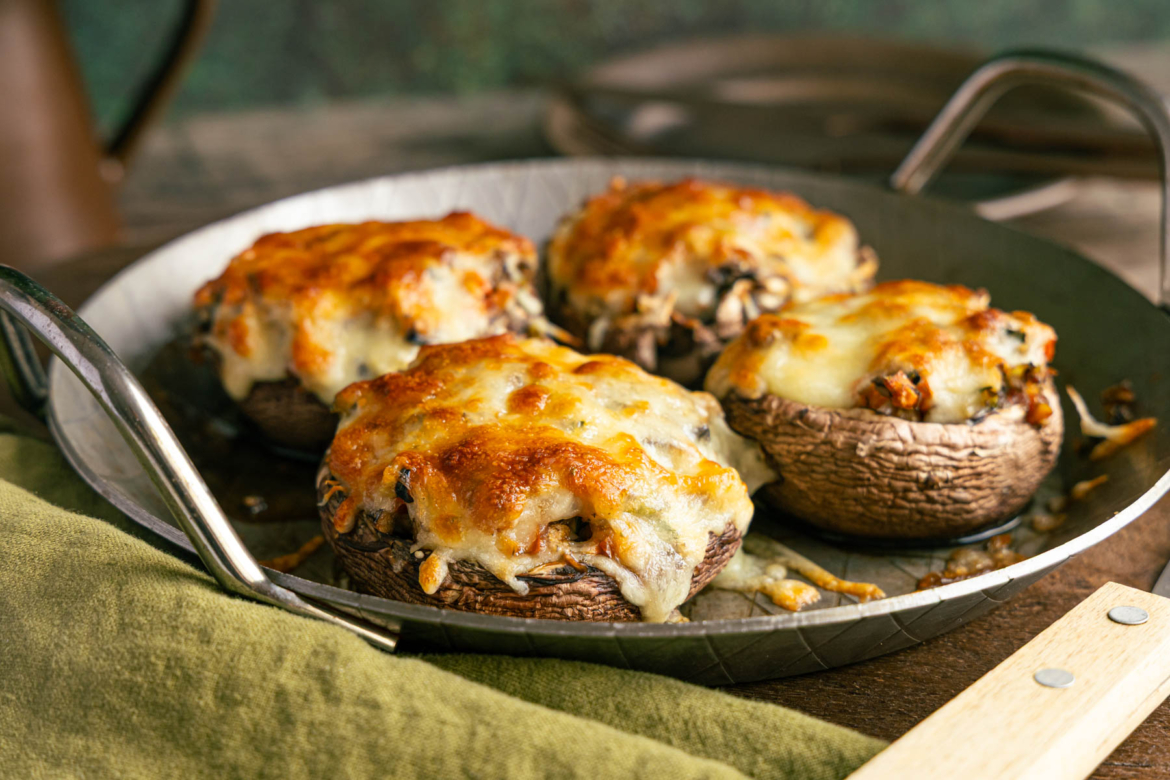 Gefüllte Portobello-Pilze aus der Pfanne