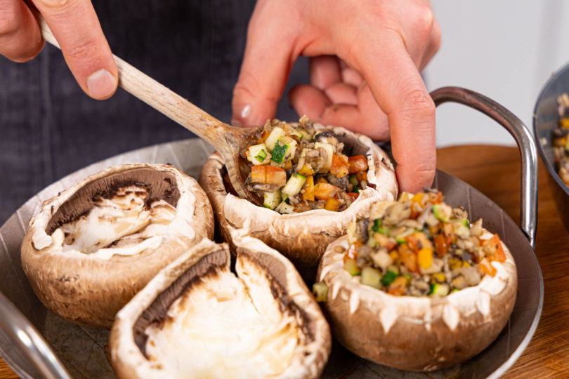 Portobello-Pilze füllen