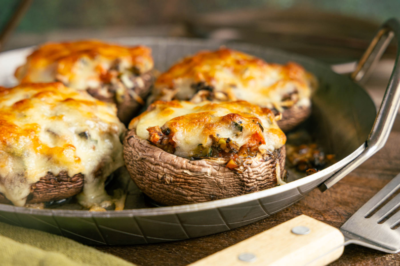 Gefüllte Portobello-Pilze aus der Pfanne