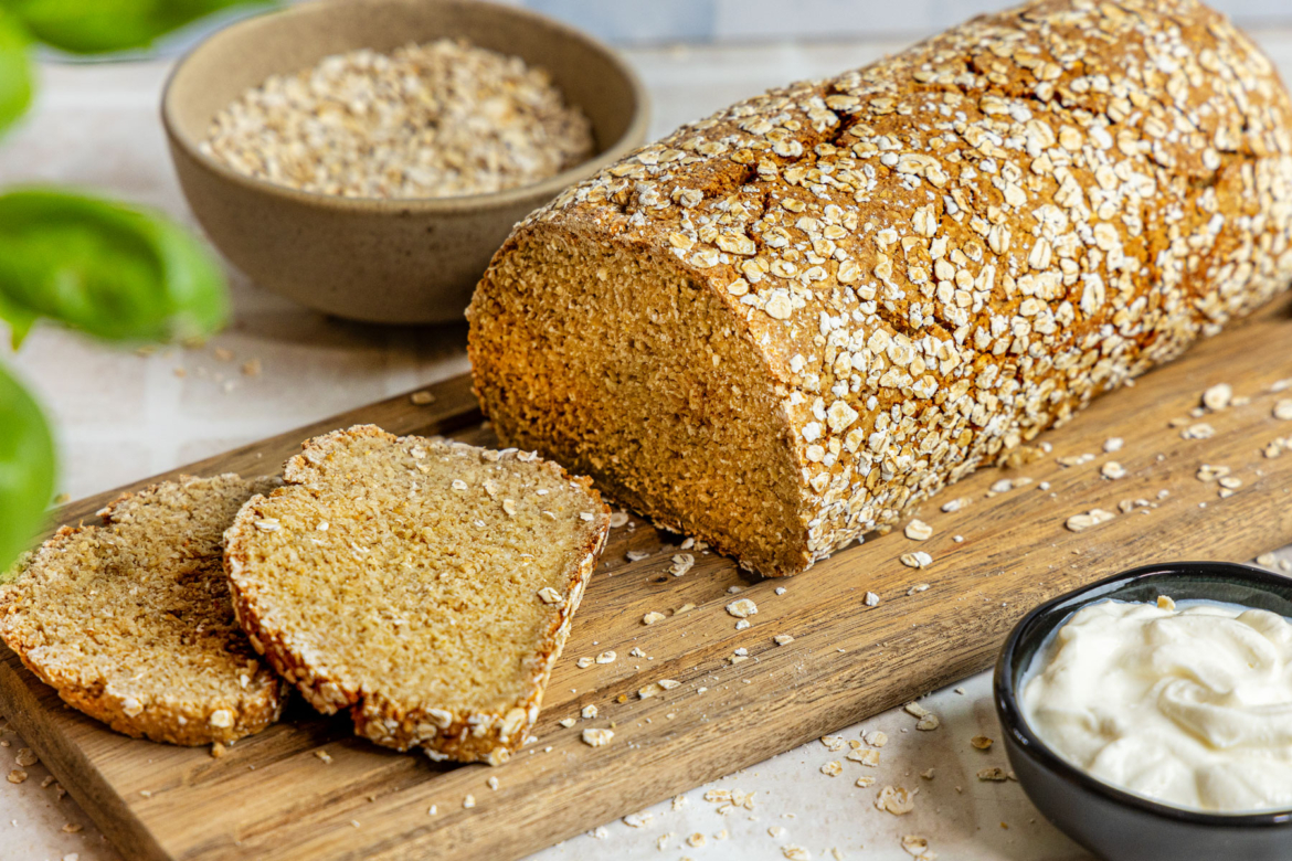 Haferflockenbrot mit Joghurt